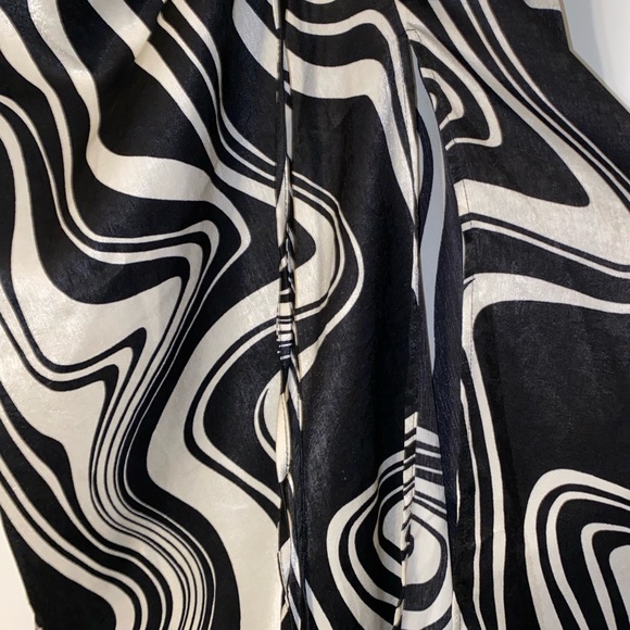 Forever 21 Black/White Marble Midi Skirt with Split Tie in Size Large - Picture 2 of 5
